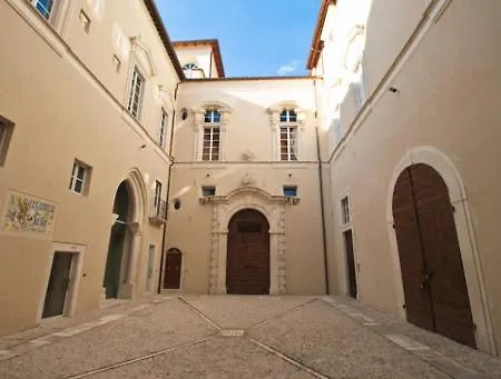 Couette-café Palazzo Pica Alfieri Centro Storico *